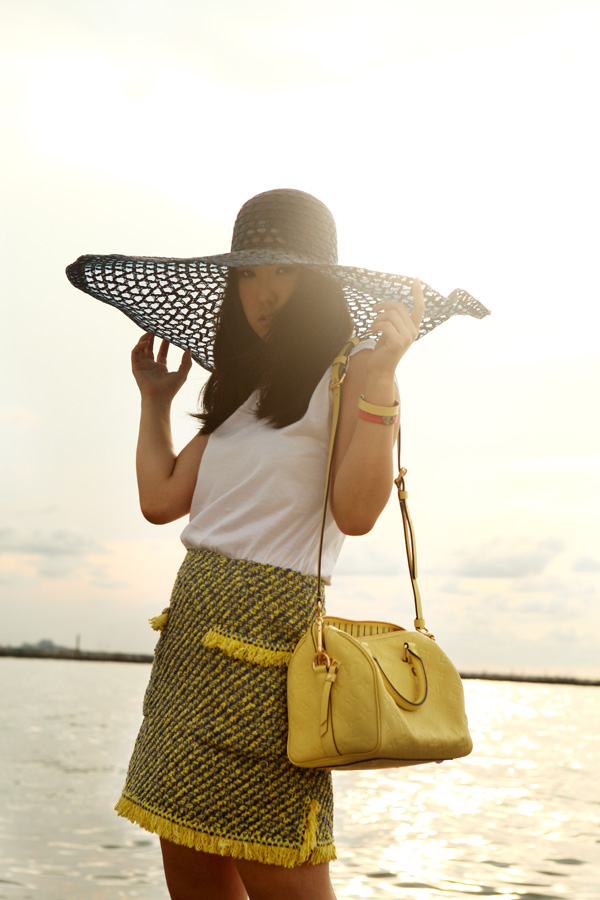 2-yellowLV